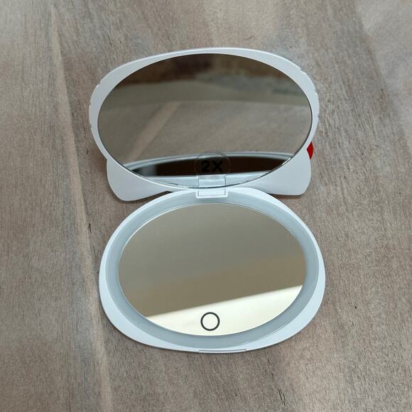 New Hello Kitty Kawaii Compact Mirror with Touch Sensor Impressions Vanity Gift - Picture 6 of 9